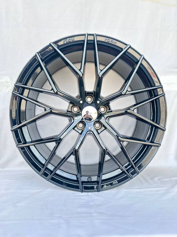 XF201	R20 8,5J ET35	73.1	5x114,3	BLACK