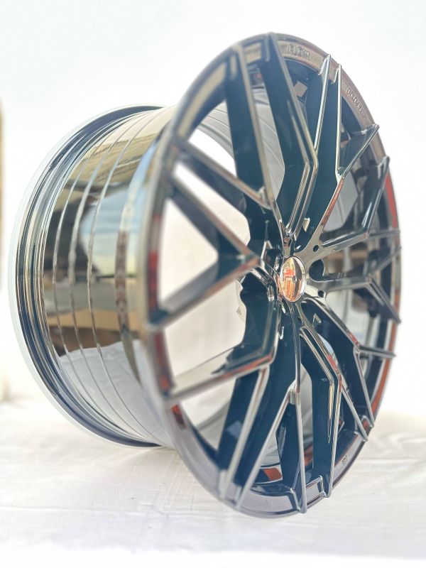 XF201	R20 8,5J ET35	73.1	5x114,3	BLACK