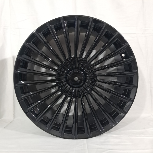 XF004 R19 9,5J ET43	5x112	66,45	BLACK