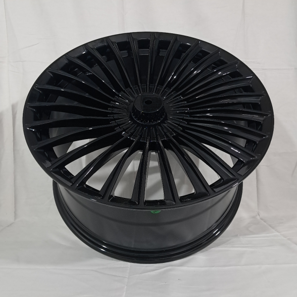 XF004 R19 8,5J ET36	5x112	66,45	BLACK
