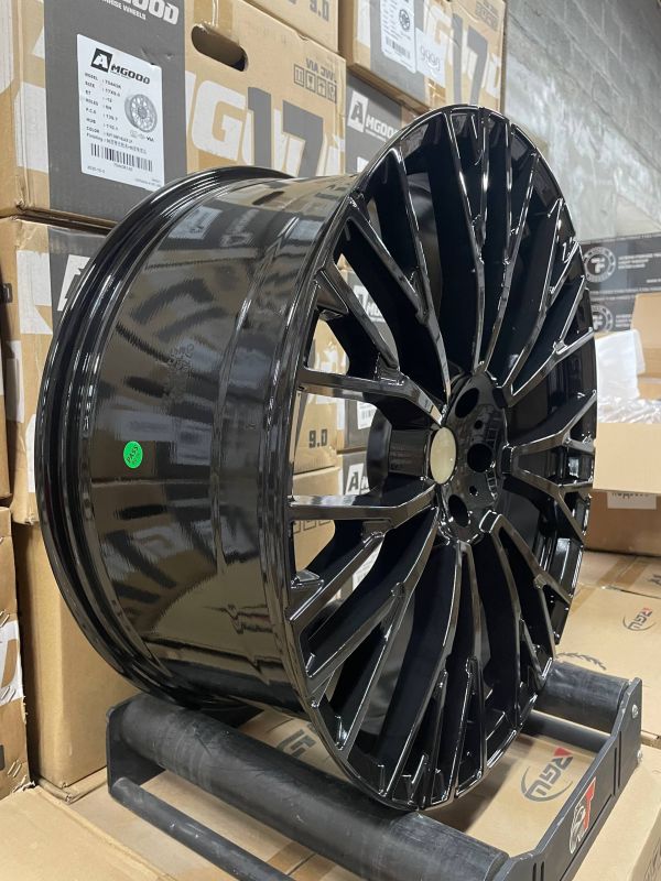 FB736 R21 10,5J	ET40 5X112	66,6 black glossy