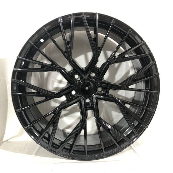 FA829 R20 8,5J ET35	5x114,3	73,1	GLOSS BLACK