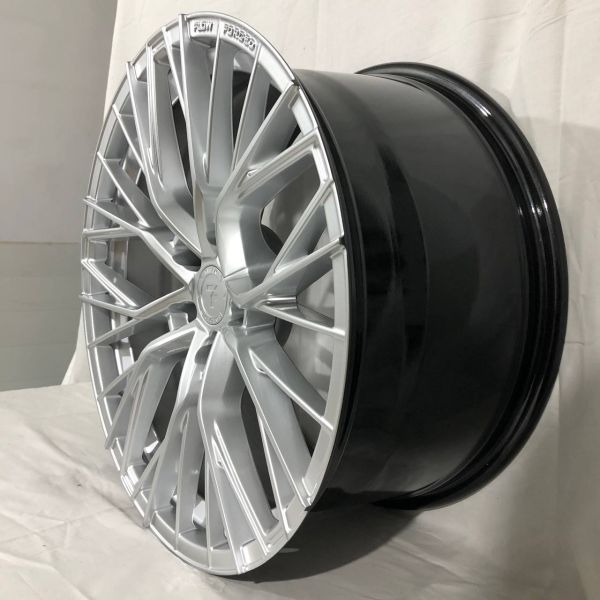 F9829 R19 9,5J ET33	5X120	72.6	HYPER SILVER