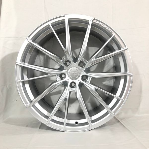 F9828 R19 8,5J ET35	5x112	66.6	HYPER SILVER