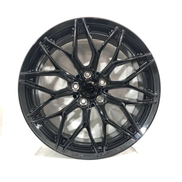 F9797 R19 8,5J ET35	5x114,3	73,1	Gloss Black