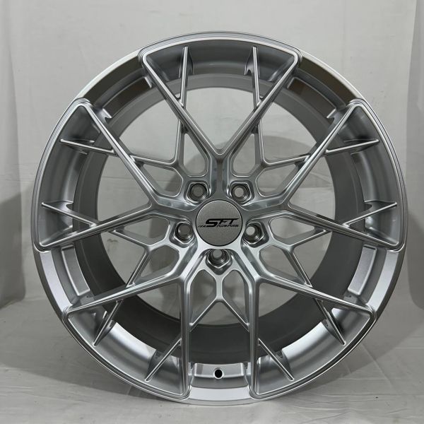 F9795 R19 9,5J ET35	5X112	66,6	PLATINUM SILVER