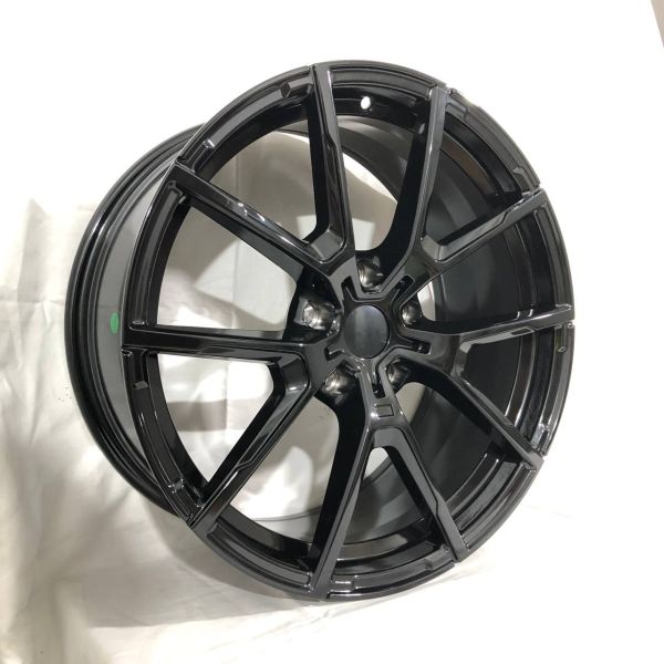 F9746 R19 8,5J ET35	5X120	72,6 Gloss Black