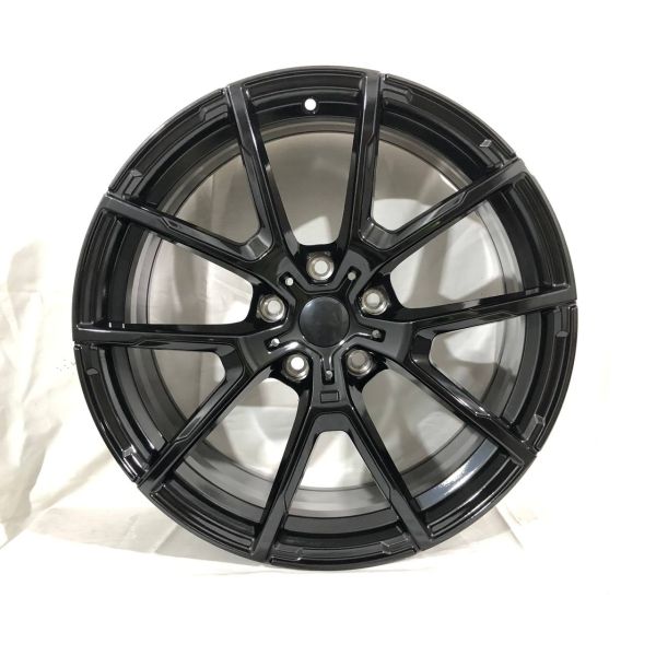F9746 R19 9,5J ET40	5X120	72,6	Gloss Black