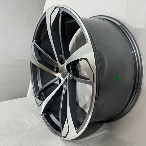 B379 R22 9,5J ET26	5X112	66,45	Gunmetal Machined Face