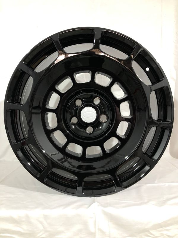 YF0464 LR Defender R22 9,5J 5x120 ET40	72,6 	GLOSS BLACK