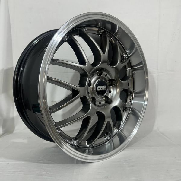 RK0230 R18 8J 5x114,3 ET38	73,1 	Hyper Black Polish Lip