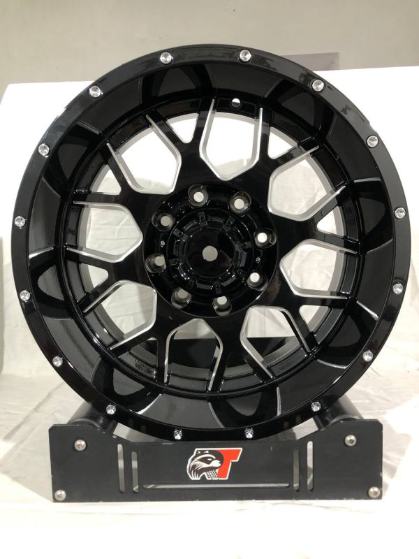 0151 R18 9J	8x165 ET-24	125.2	Gloss Black/Milling Windows