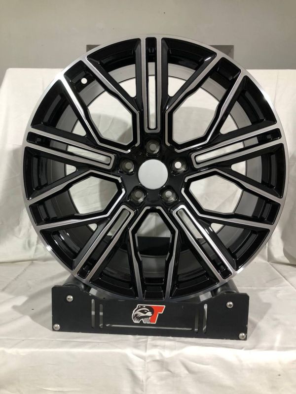0312 Lumma R20 8,5J 5x120 ET35	72,6 	Black Machined Face