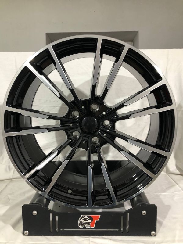 543 7050 BMW M5 R20 9,5J 5x120	ET40 ЦО 72,6 Black Machined Face