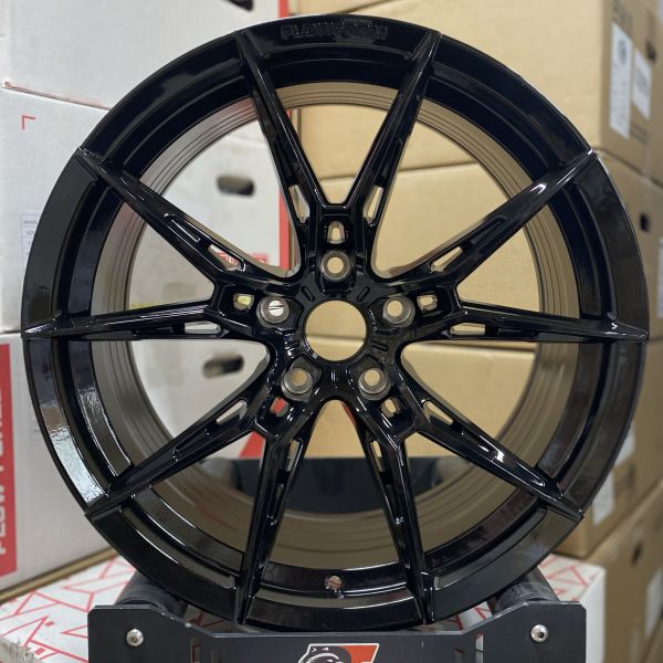 XF050 R19 8,5J	ET30	5x120 72,56	BLACK