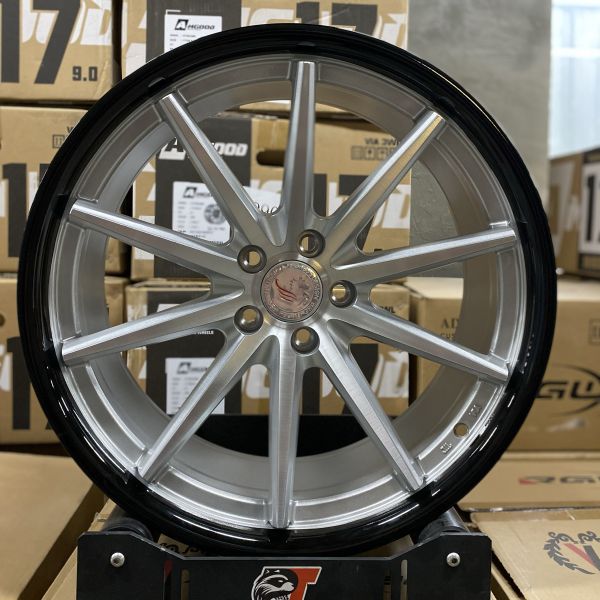 FA613F	R20 9J ET32	5x113,1 ( 5x112 / 5x114,3 )	73.1	BRUSHED SILVER FACE+PIANO BLACK LIP