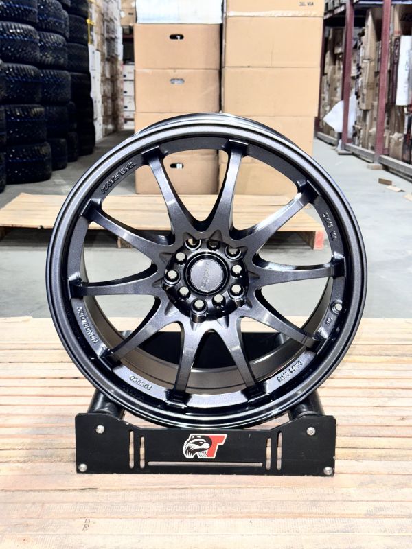 F8245 R18 8,5J ET40 5x108 / 5x114,3	73.1	Silver Machine Face/Lip