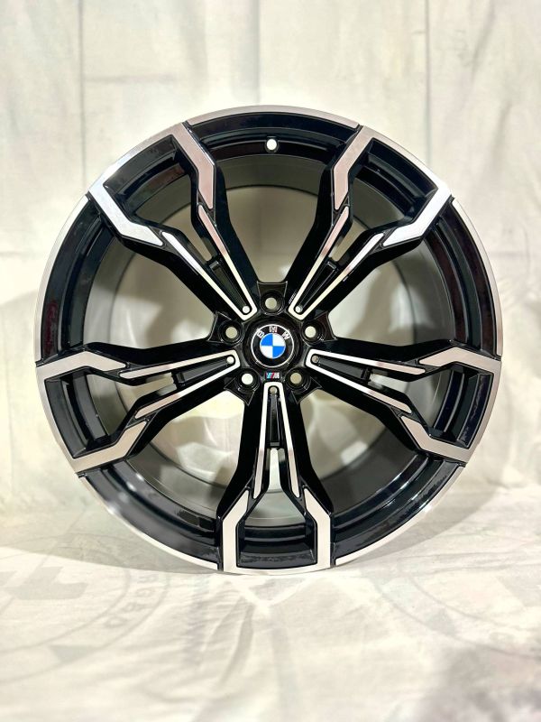 4296 BMW R20 8,5J ET30	5x112	66,5	BLACK MACHINED FACE