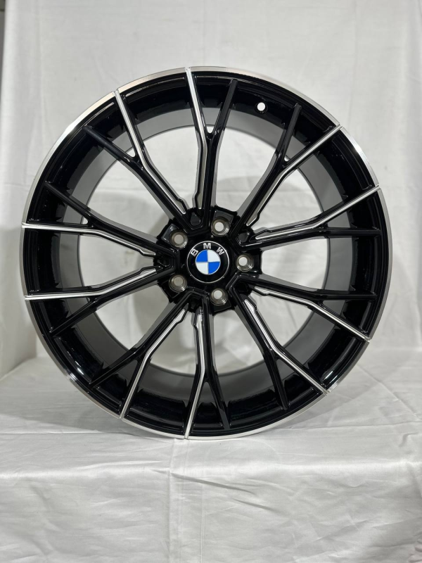 0220 BMW R20 8,5J	5x120 ET35	ЦО 72,6  gloss black machine lip milling window