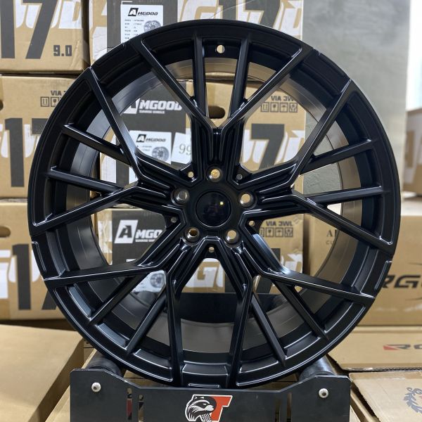 0316 BMW R20 9,5J 5X112 ET37 66,6 	Black Matte