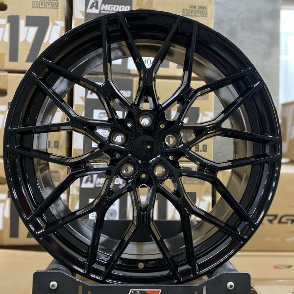 FA755 R20 8,5J ET35	5X112	66.6	Gloss Black