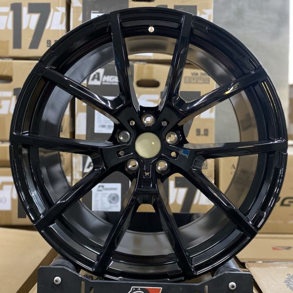 F9746 BMW R20 9,5J	ET37 5X112	66.6 Gloss Black