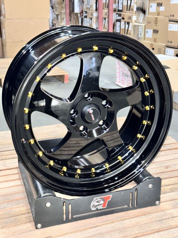 KS122 R18 9J ET35 5x114,3 ЦО 73.1 BLACK/GR