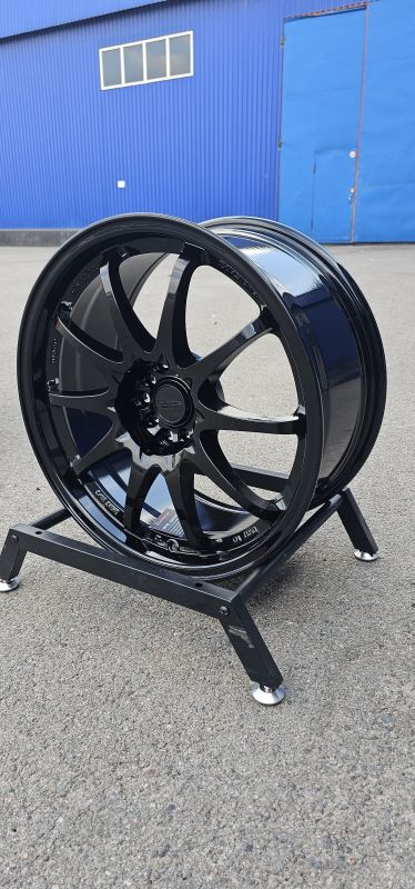 8245 R18 8,5J ET35 5x100 / 5x114,3 ЦО 73.1	GLOSS BLACK