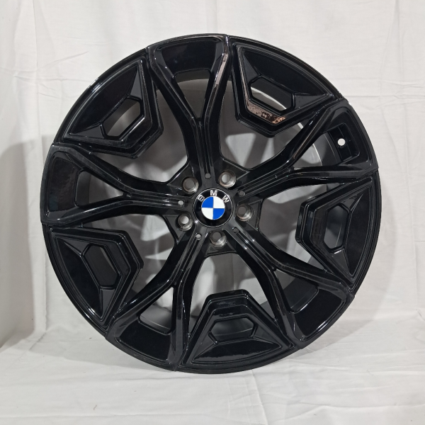 YF5670	R20 8,5J 5x112 ET25 ЦО 66,6 	GLOSS BLACK
