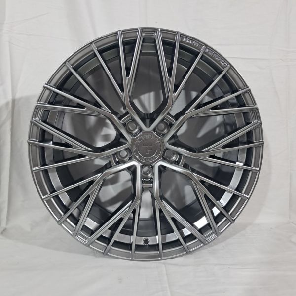 F9829 R19 8,5J 5x120 ET30 ЦО72.6 HYPER BLACK