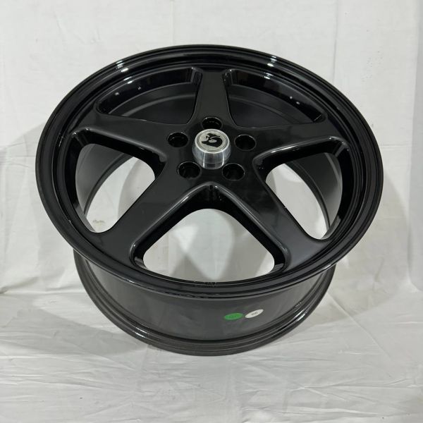 5479 R20 9,5J 5x120 ET45 ЦО 69,6 Gloss Black