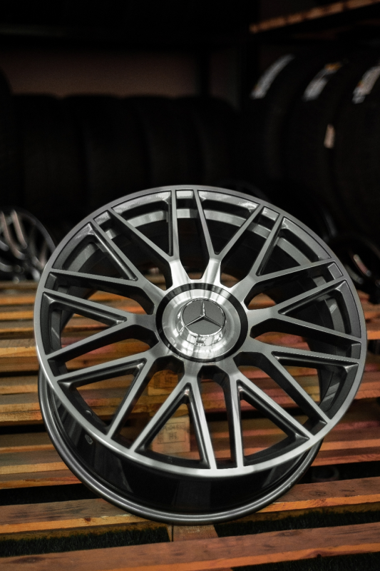 E-class R20 AMG R20 8,5J/9,5 ET43/45 Dia 66,6 Gunmetal MF 5x112