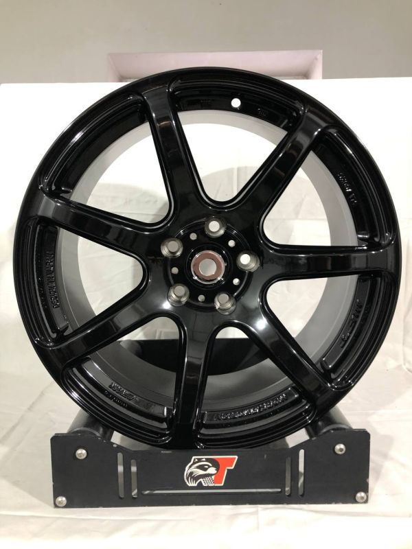 SC1008	R18 8,5	5x113 ( 5x112 / 5x114,3 )	ET33	73,1 	GLOSSY BLACK