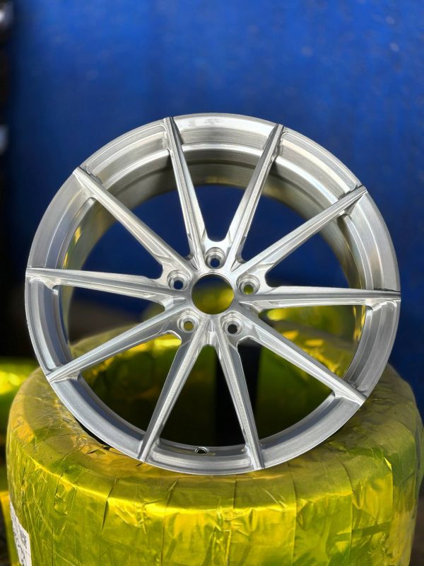 VELIX-X2	Forged	R19 8,5J	5x112	ET22	66,56	brushed silver
