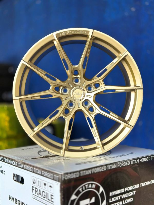 VELIX-X1	Forged	R19 8,5J	5x112	ET22	66,56	MATTE GOLD
