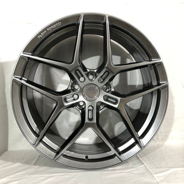 FA833	R20 8,5J	ET35	5X114,3	73,1	Hyper Black