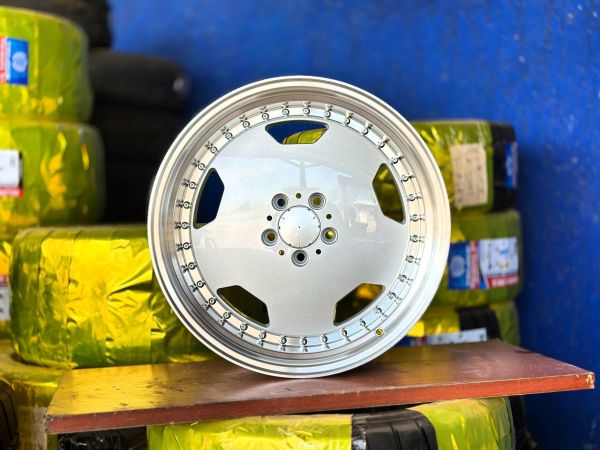 F9652R	R19 9,5J	ET35	5X112	66.6	silver machine lip